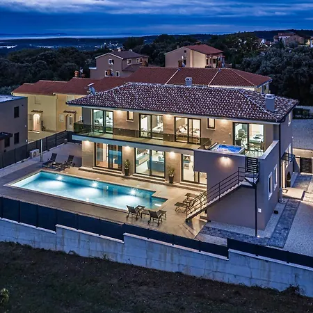 Malena Near Medulin For 8 Persons With 51 M2 Heated Pool, Wellness & Beautiful Sea View Βίλα