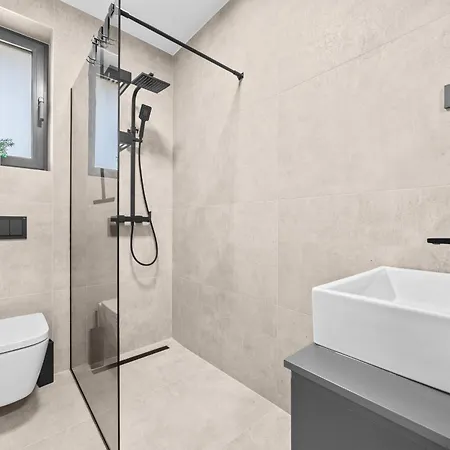 Malena Near Medulin For 8 Persons With 51 M2 Heated Pool, Wellness & Beautiful Sea View Βίλα