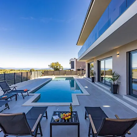 Malena Near Medulin For 8 Persons With 51 M2 Heated Pool, Wellness & Beautiful Sea View *