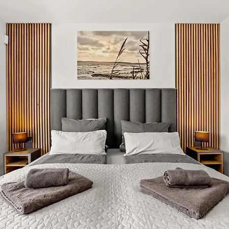 Malena Near Medulin For 8 Persons With 51 M2 Heated Pool, Wellness & Beautiful Sea View Βίλα *