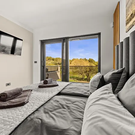 Malena Near Medulin For 8 Persons With 51 M2 Heated Pool, Wellness & Beautiful Sea View Ližnjan