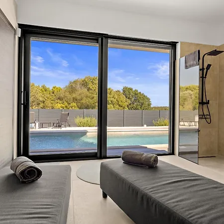 Villa Malena Near Medulin For 8 Persons With 51 M2 Heated Pool, Wellness & Beautiful Sea View