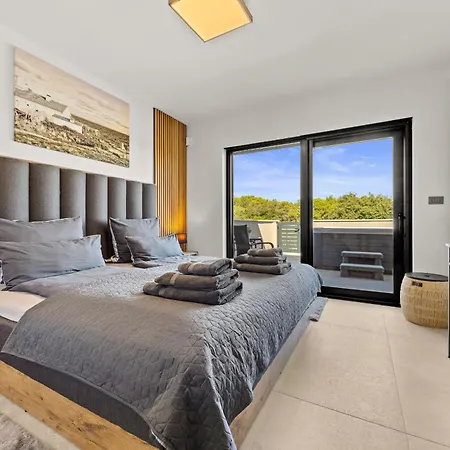Malena Near Medulin For 8 Persons With 51 M2 Heated Pool, Wellness & Beautiful Sea View *