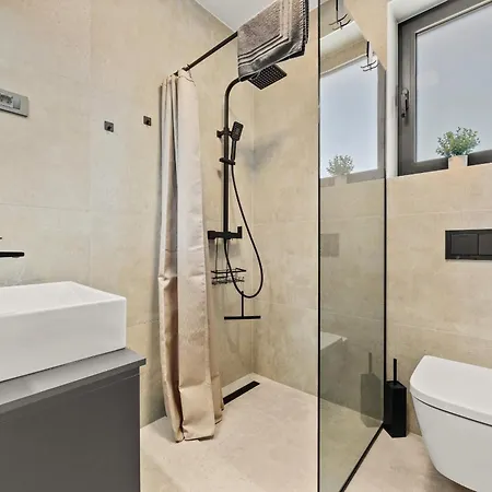 Villa Malena Near Medulin For 8 Persons With 51 M2 Heated Pool, Wellness & Beautiful Sea View